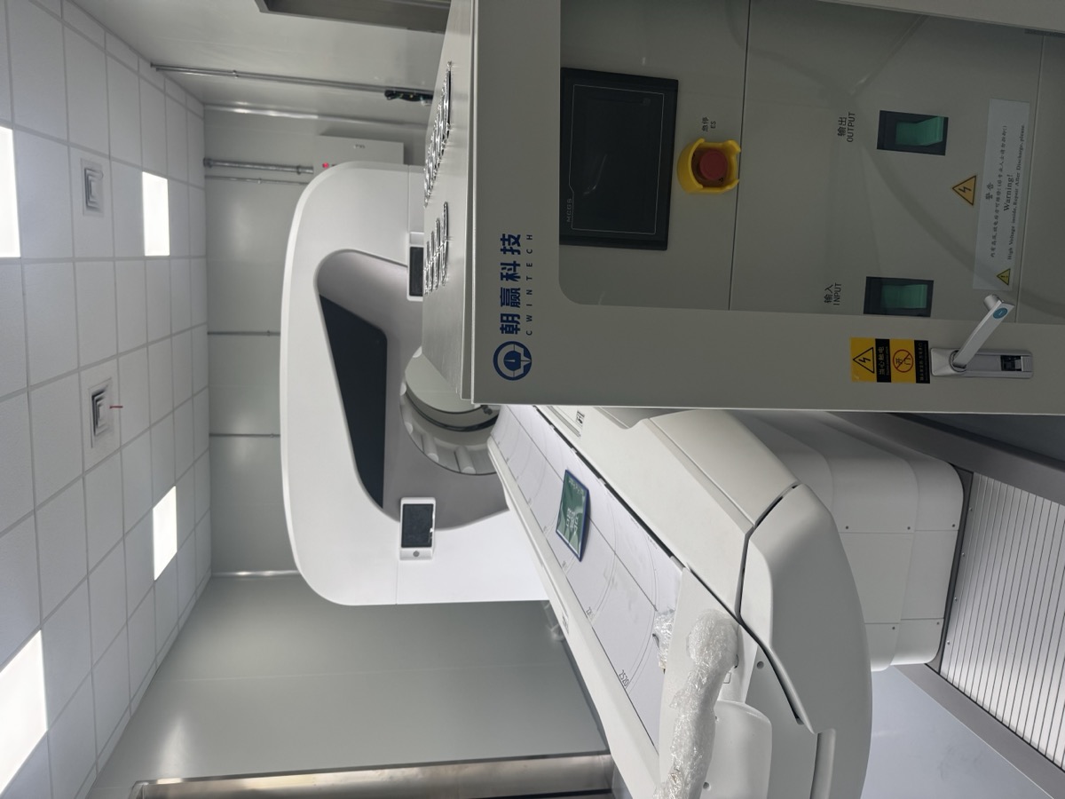 变频电源150kVA+定制滤波器 — 医疗CT设备测试现场