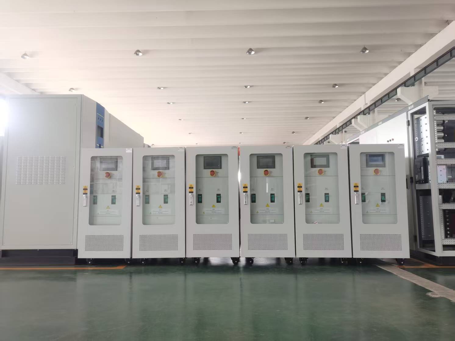 变频稳压电源